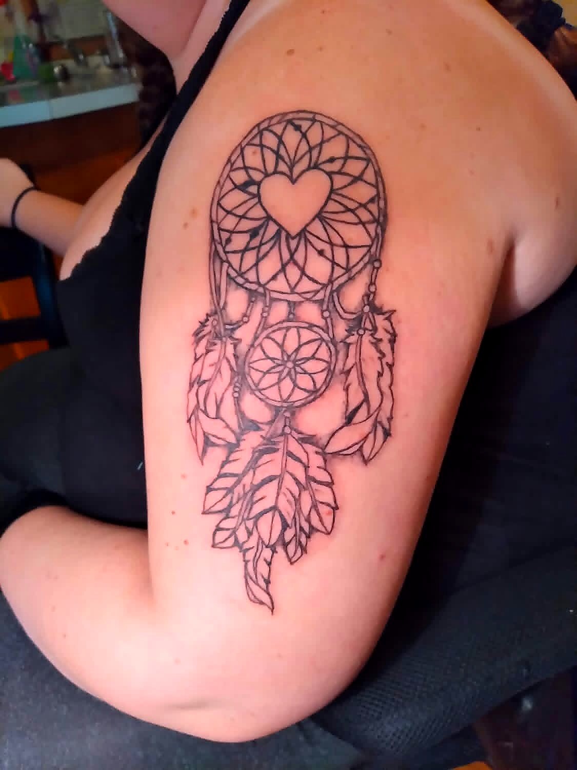 Fine Line tattoo on Shoulder